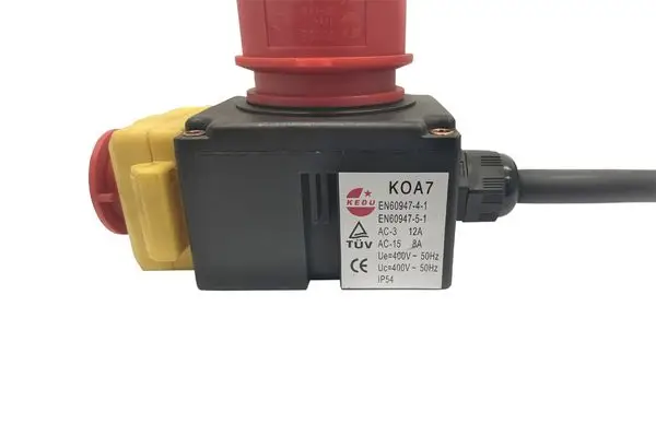Image 5 KEDU KOA7 Schalter-Stecker Kombination 400V 12A 50Hz mit Not-Aus Funktion und Anschlusskabel